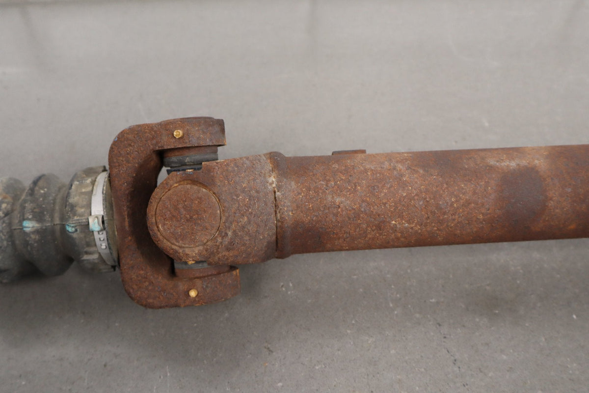 2001-07 Chevy Silverado 2500HD 4WD Front Drive Shaft Diesel Auto