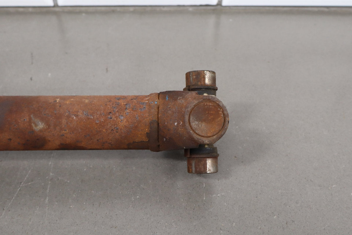 2001-07 Chevy Silverado 2500HD 4WD Front Drive Shaft Diesel Auto