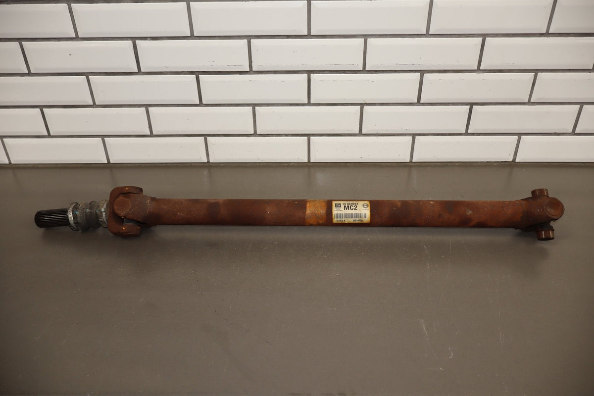 2001-07 Chevy Silverado 2500HD 4WD Front Drive Shaft Diesel Auto