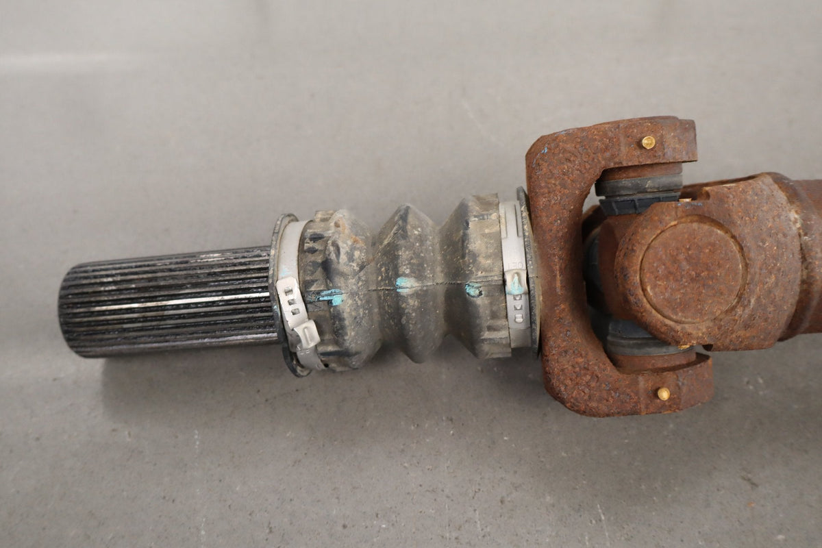 2001-07 Chevy Silverado 2500HD 4WD Front Drive Shaft Diesel Auto