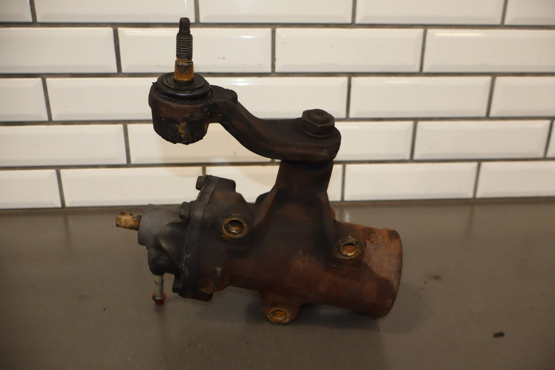 2001 - 2002 Cadillac Escalade Steering Gear 88965541 OEM GMT800