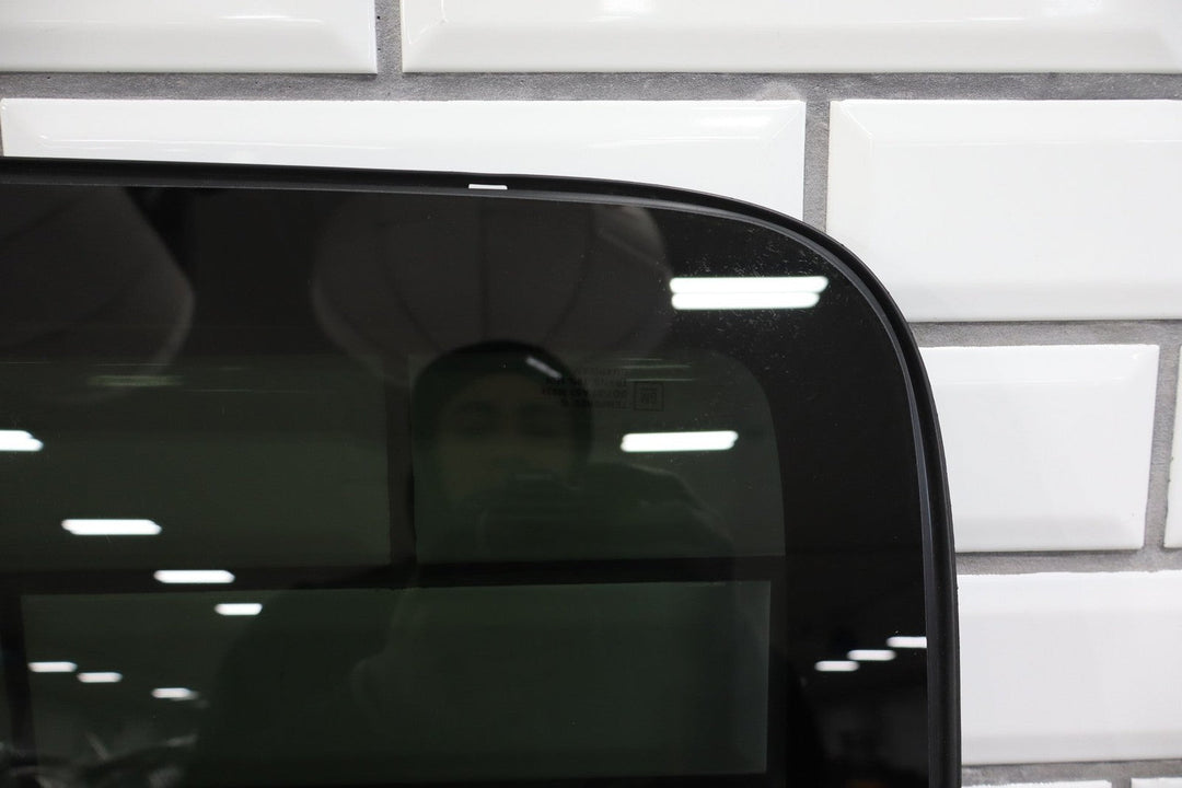 2001 - 2002 Chevrolet Silverado 2500 HD Extended Cab Right Rear Door Window OEM