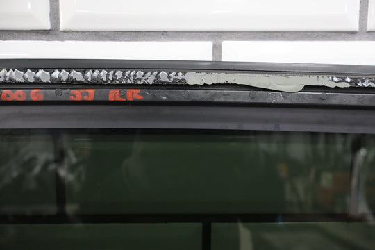 2001 - 2002 Chevrolet Silverado 2500 HD Extended Cab Right Rear Door Window OEM