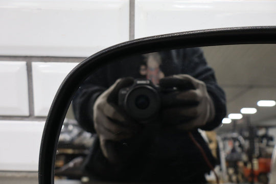 2001 - 2002 Chevrolet Silverado 2500 HD Left Door Mirror 15179830 OEM