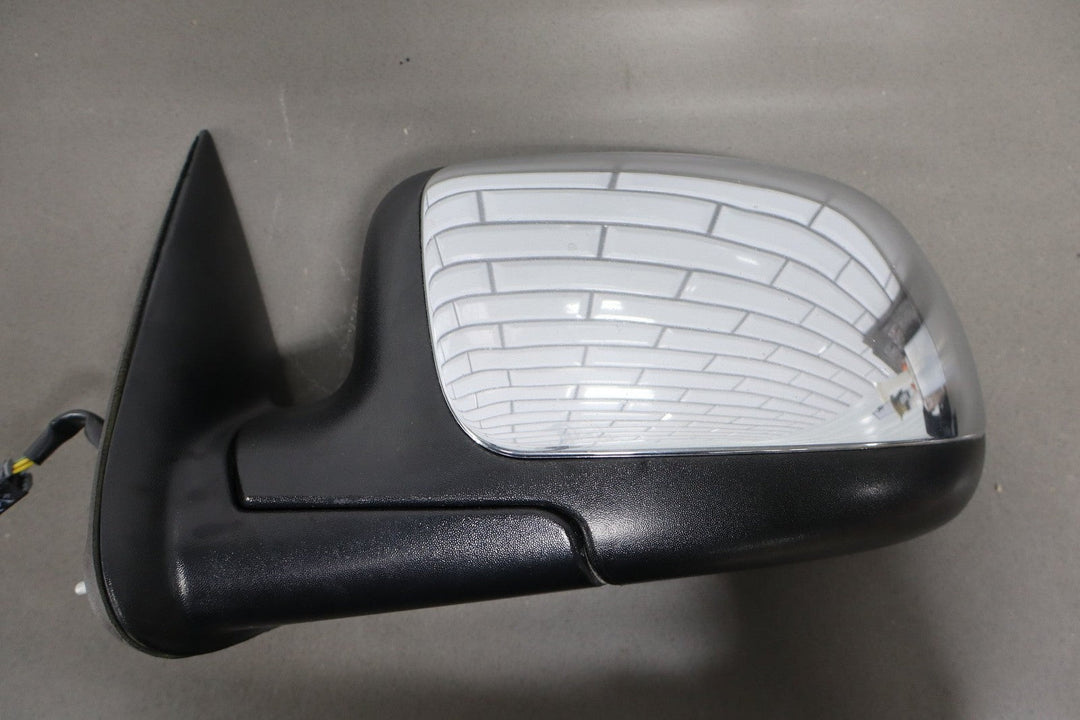 2001 - 2002 Chevrolet Silverado 2500 HD Left Door Mirror 15179830 OEM