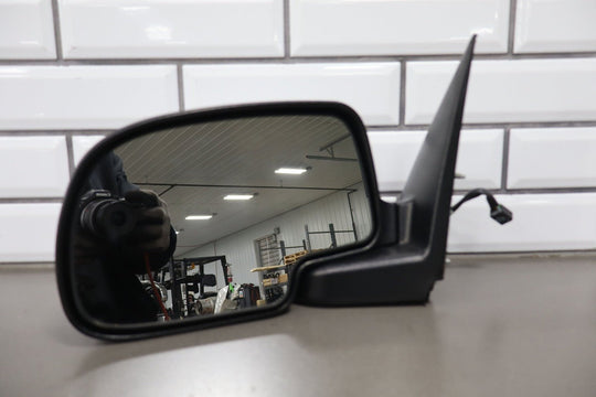 2001 - 2002 Chevrolet Silverado 2500 HD Left Door Mirror 15179830 OEM