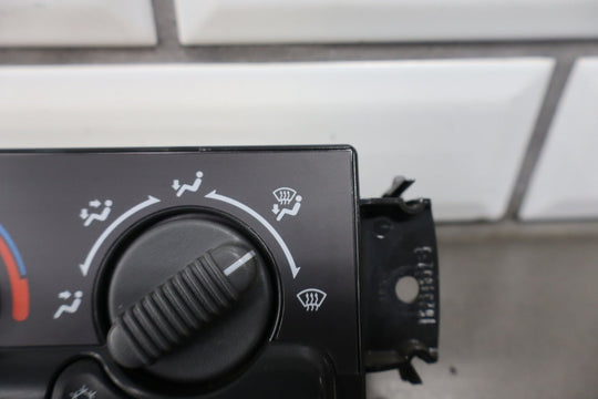 2001 - 2002 Chevrolet Silverado 2500 HD Manual Climate HVAC Controls 15054697 OEM