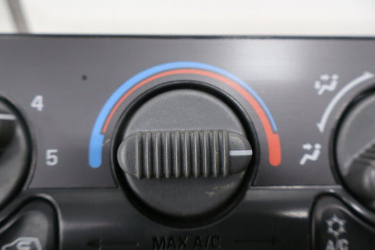 2001 - 2002 Chevrolet Silverado 2500 HD Manual Climate HVAC Controls 15054697 OEM
