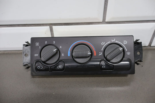 2001 - 2002 Chevrolet Silverado 2500 HD Manual Climate HVAC Controls 15054697 OEM