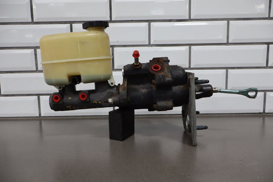 2001 - 2002 Chevrolet Silverado 2500 HD Power Brake Booster OEM