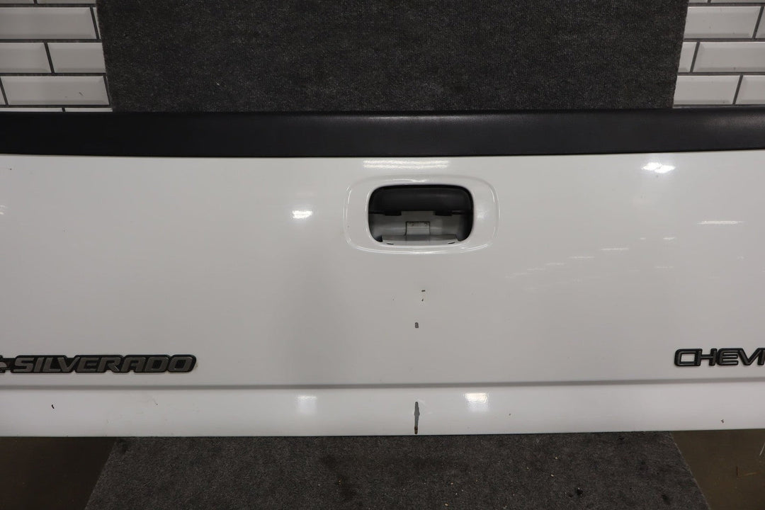2001 - 2002 Chevrolet Silverado 2500 HD Tailgate 15231877 OEM *Dented*