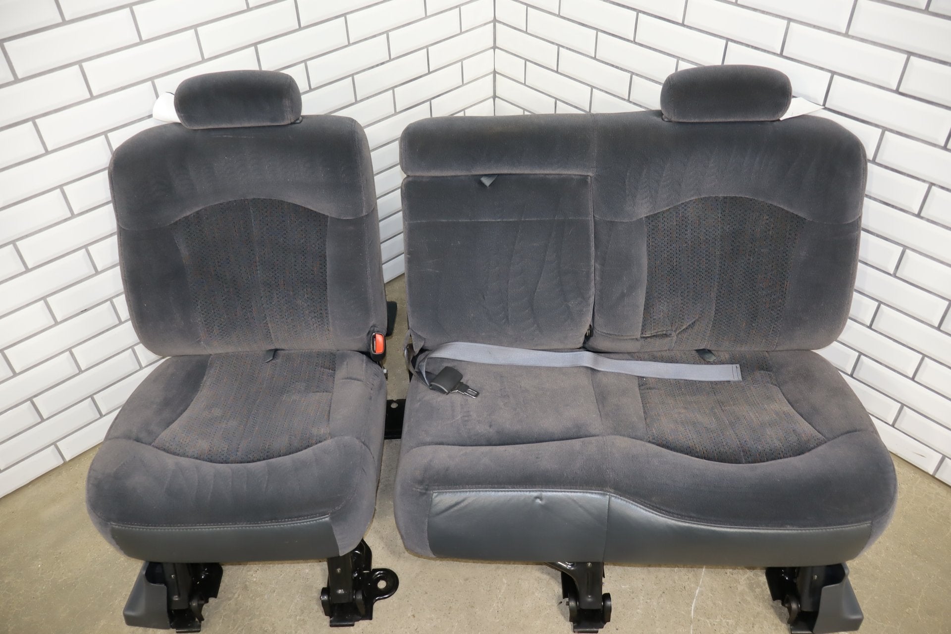 2001-2002 Chevrolet Silverado/GMC Sierra 2500HD Crew Cab Cloth Seats Graphite