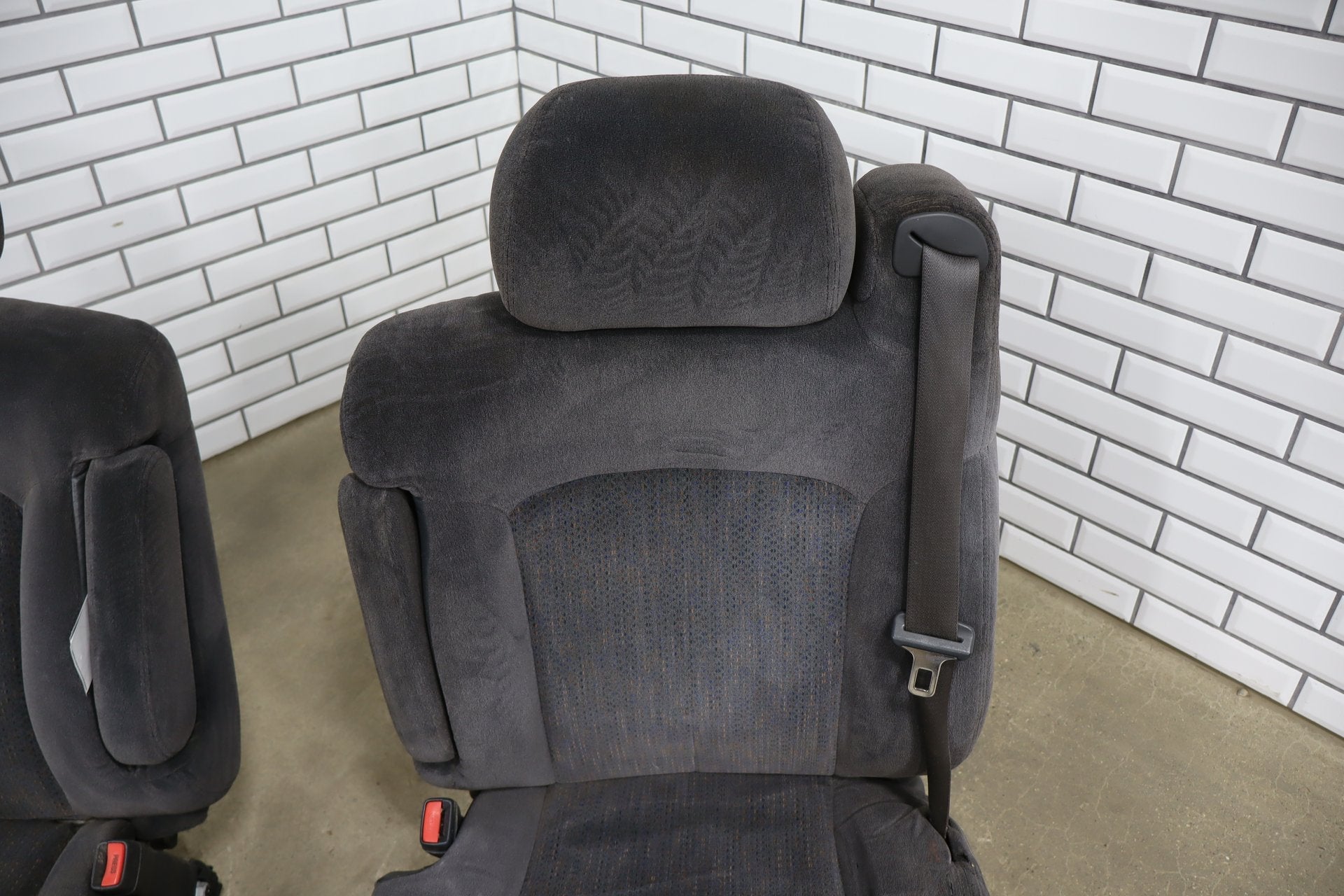 2001-2002 Chevrolet Silverado/GMC Sierra 2500HD Crew Cab Cloth Seats Graphite