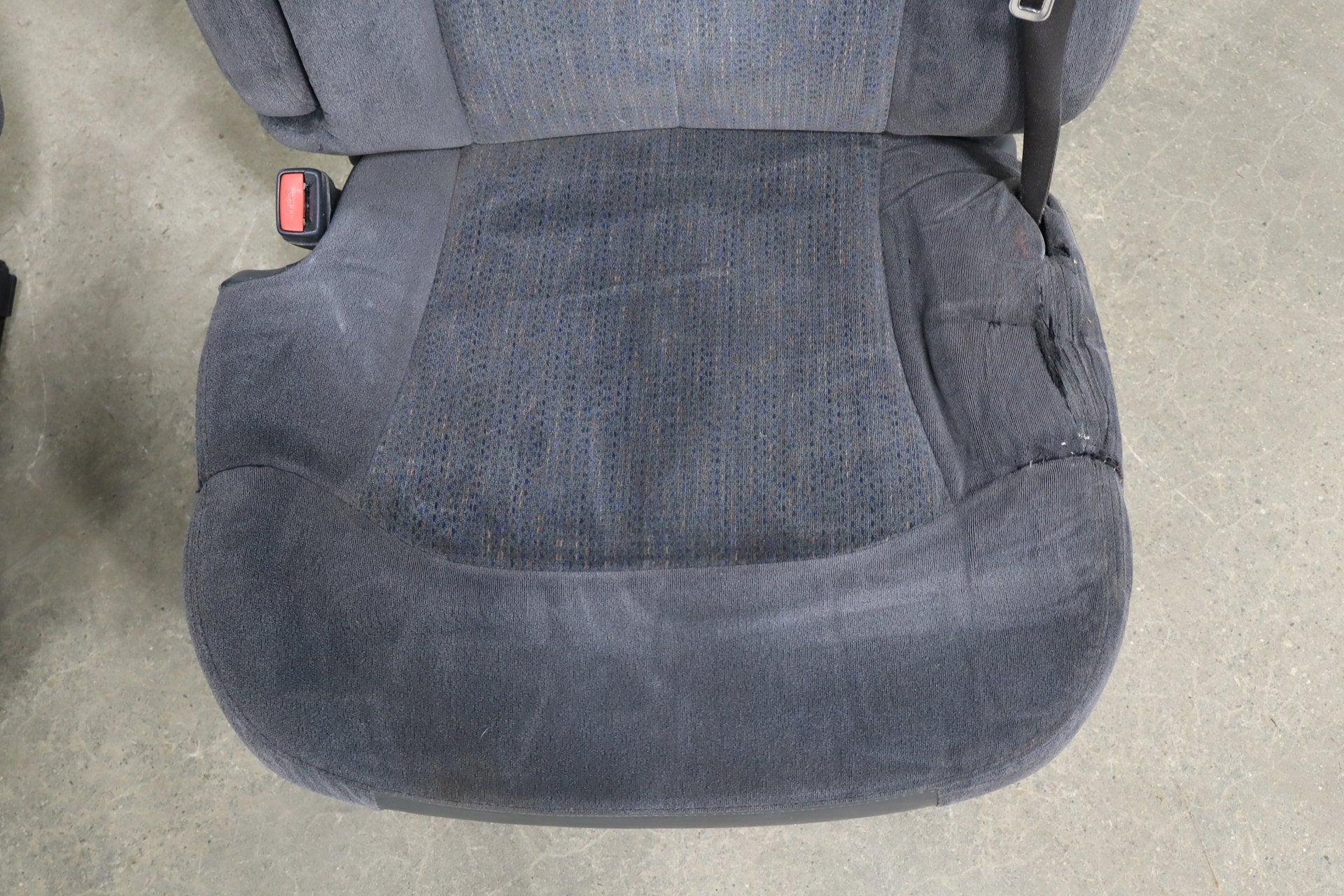 2001-2002 Chevrolet Silverado/GMC Sierra 2500HD Crew Cab Cloth Seats Graphite