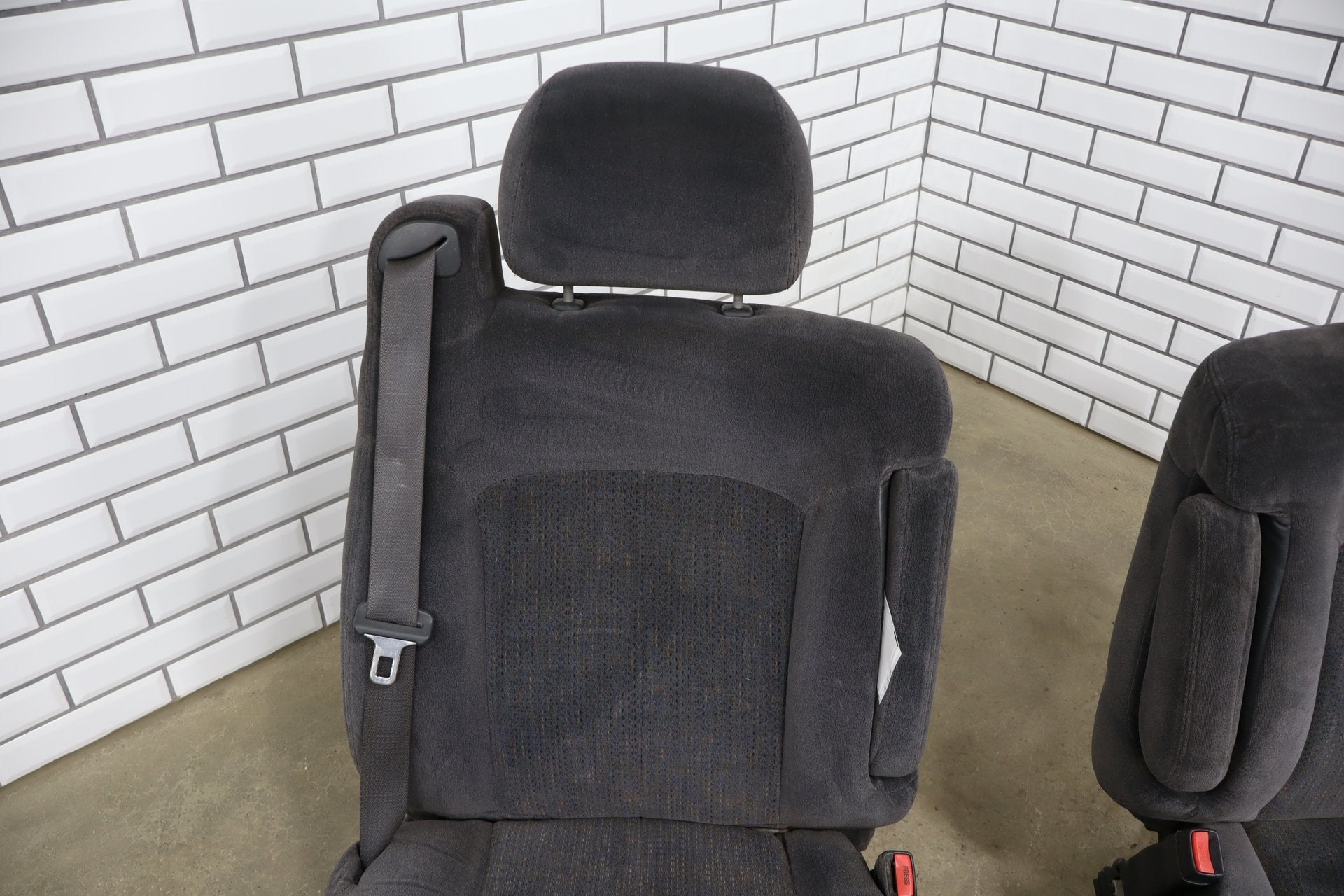 2001-2002 Chevrolet Silverado/GMC Sierra 2500HD Crew Cab Cloth Seats Graphite