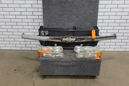 2001 - 2002 Chevy 2500HD 3500 OEM Grille Assembly & Headlights (HWV)