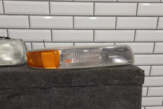 2001 - 2002 Chevy 2500HD 3500 OEM Grille Assembly & Headlights (HWV)