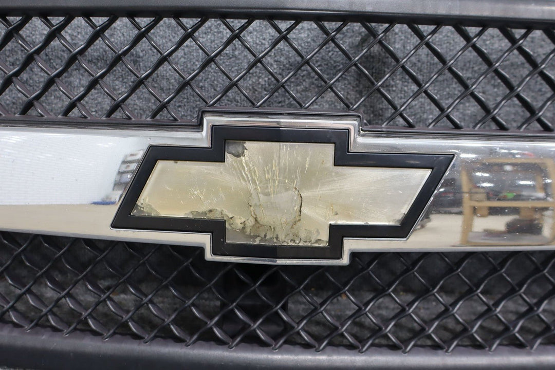 2001 - 2002 Chevy 2500HD 3500 OEM Grille Assembly & Headlights (HWV)