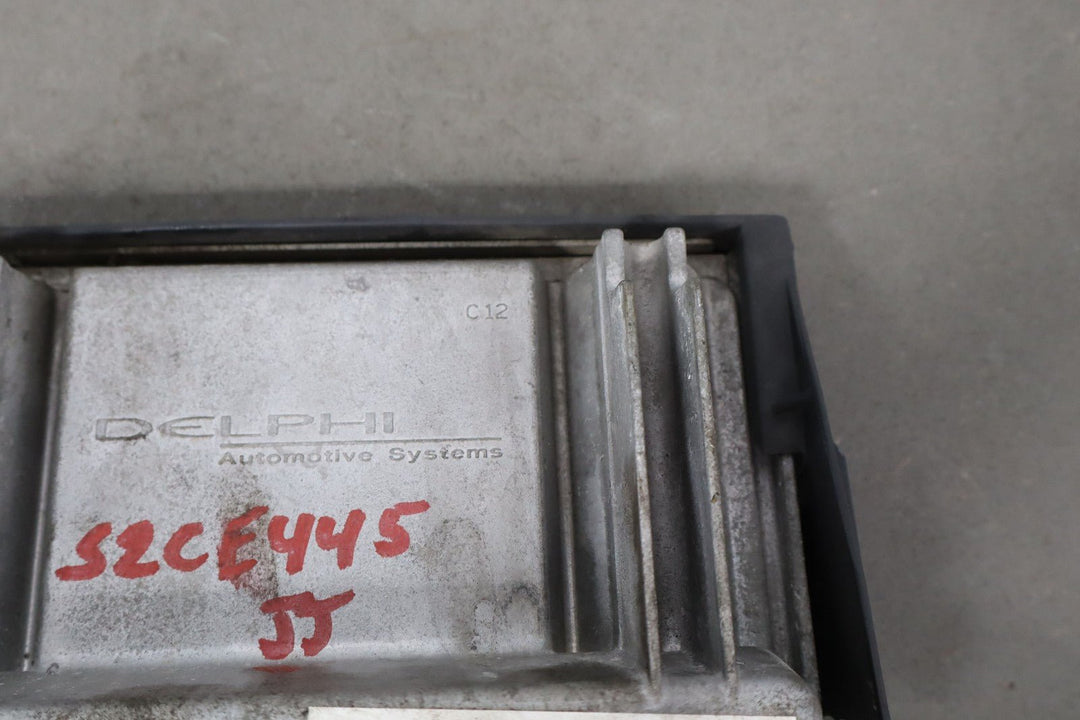 2001 - 2002 Chevy Camaro 5.7L Engine Computer ECU 12200411