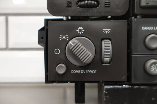 2001 - 2002 Chevy GMC 2500HD Headlight Switch with Bracket/Bezel