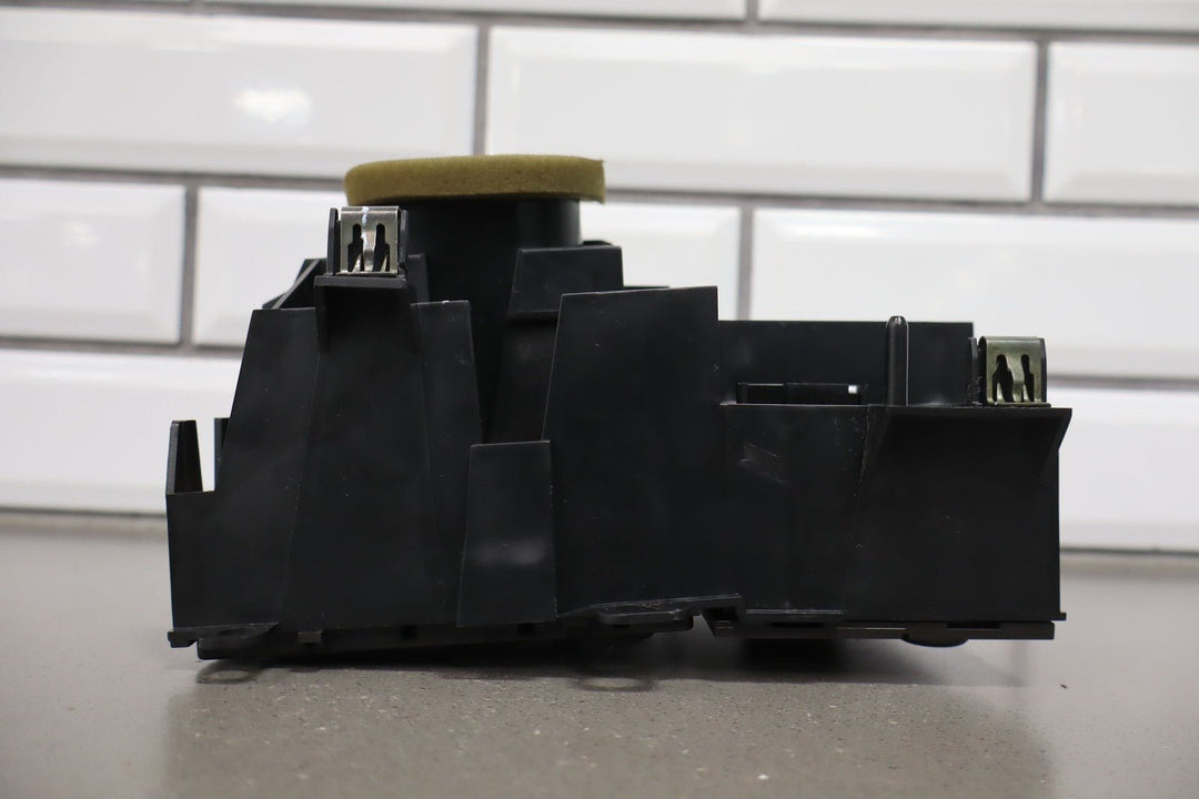 2001 - 2002 Chevy GMC 2500HD Headlight Switch with Bracket/Bezel