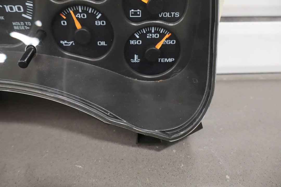 2001 - 2002 GMC Sierra 2500 (Gasoline/5 - Spd Auto Trans) Speedometer Cluster