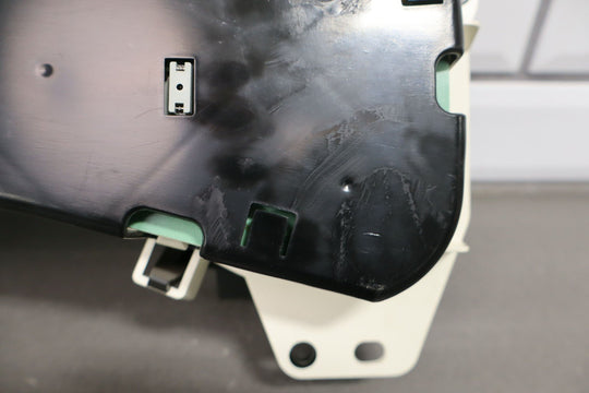 2001 - 2002 GMC Sierra 2500 (Gasoline/5 - Spd Auto Trans) Speedometer Cluster