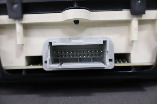 2001 - 2002 GMC Sierra 2500 (Gasoline/5 - Spd Auto Trans) Speedometer Cluster