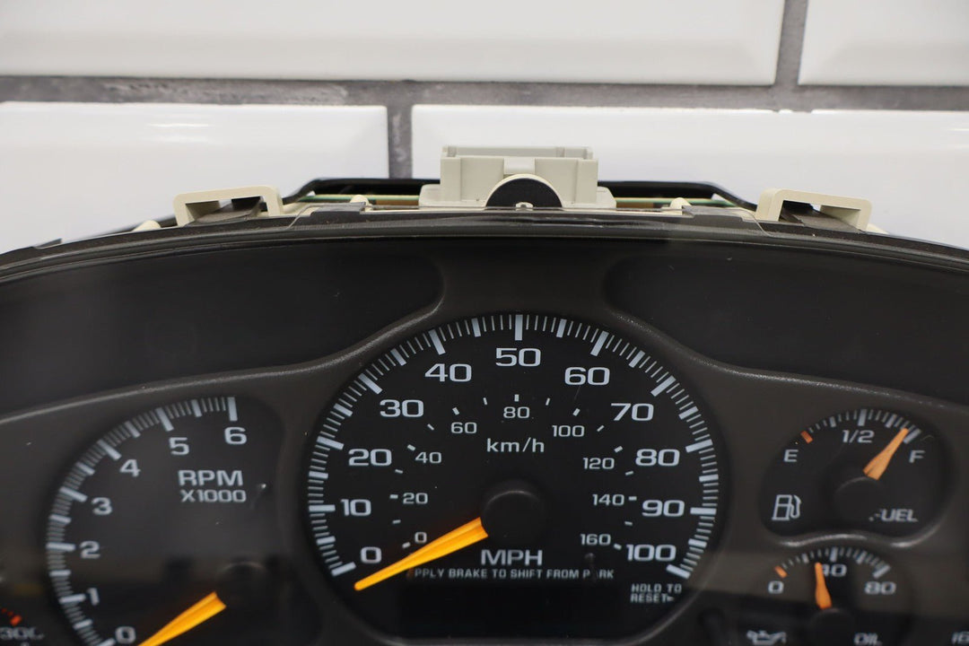2001 - 2002 GMC Sierra 2500 (Gasoline/5 - Spd Auto Trans) Speedometer Cluster