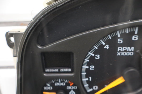 2001 - 2002 GMC Sierra 2500 (Gasoline/5 - Spd Auto Trans) Speedometer Cluster