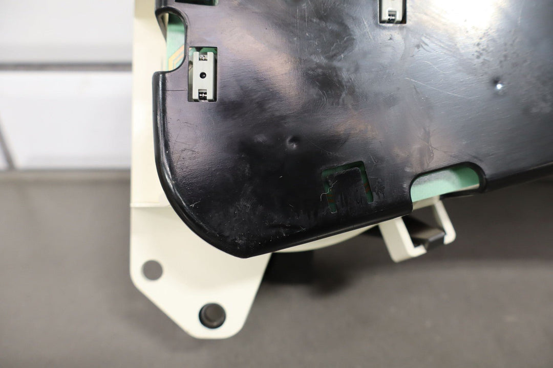 2001 - 2002 GMC Sierra 2500 (Gasoline/5 - Spd Auto Trans) Speedometer Cluster