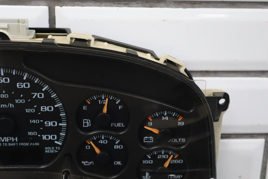 2001 - 2002 GMC Sierra 2500 HD Speedometer Cluster Gasoline Trans Temp 226k