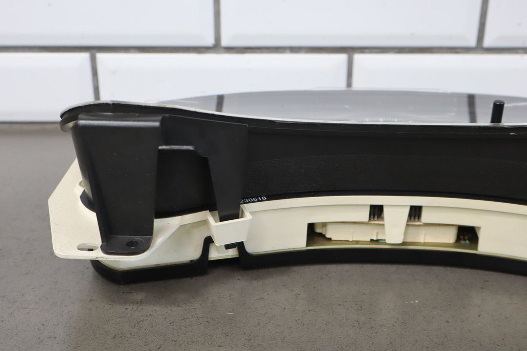 2001 - 2002 GMC Sierra 2500 HD Speedometer Cluster Gasoline Trans Temp 226k