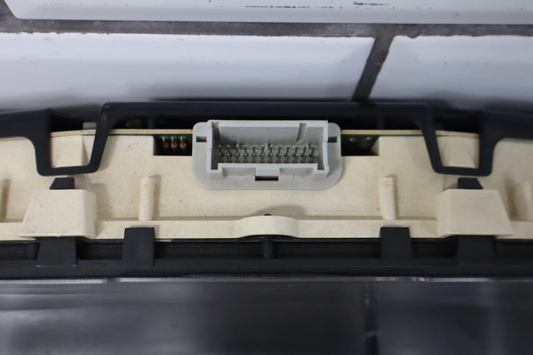 2001 - 2002 GMC Sierra 2500 HD Speedometer Cluster Gasoline Trans Temp 226k