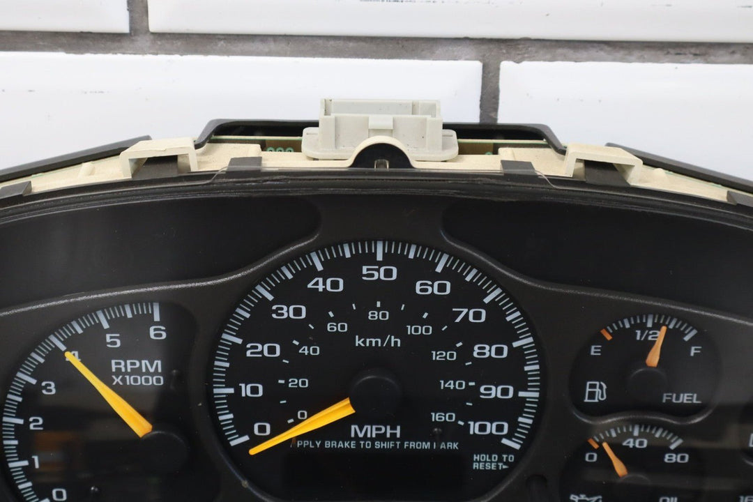 2001 - 2002 GMC Sierra 2500 HD Speedometer Cluster Gasoline Trans Temp 226k