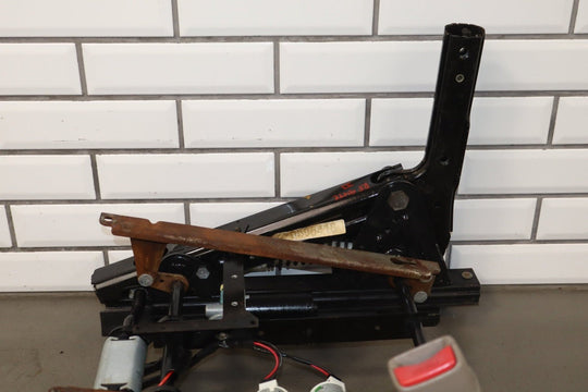 2001 - 2002 GMC Sierra 2500HD Passenger Power Seat Track OEM GMT800