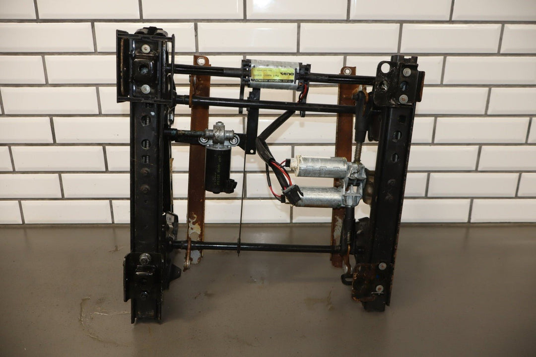 2001 - 2002 GMC Sierra 2500HD Passenger Power Seat Track OEM GMT800