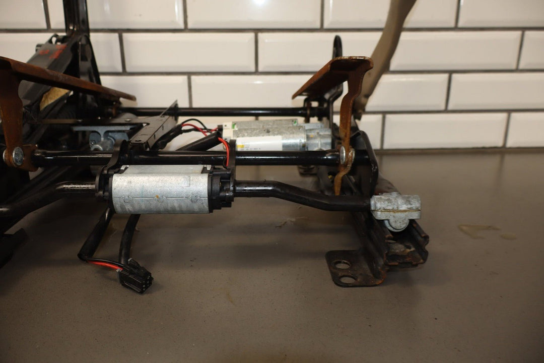 2001 - 2002 GMC Sierra 2500HD Passenger Power Seat Track OEM GMT800