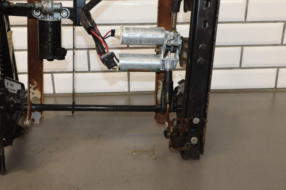 2001 - 2002 GMC Sierra 2500HD Passenger Power Seat Track OEM GMT800