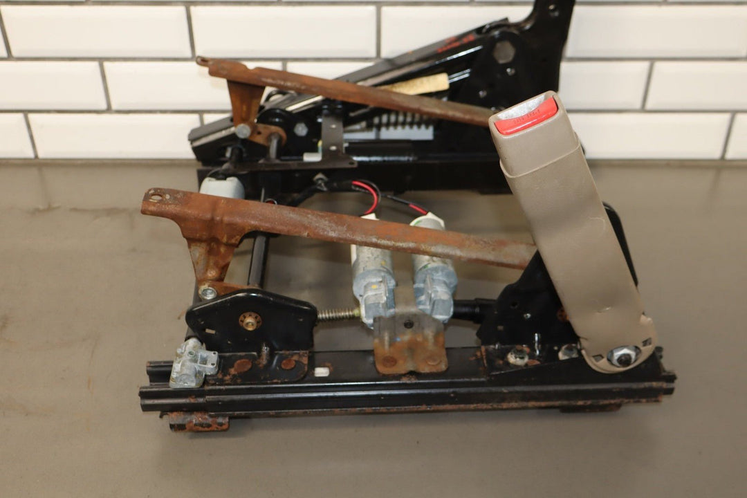 2001 - 2002 GMC Sierra 2500HD Passenger Power Seat Track OEM GMT800