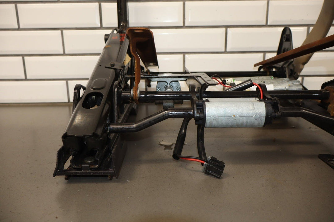 2001 - 2002 GMC Sierra 2500HD Passenger Power Seat Track OEM GMT800