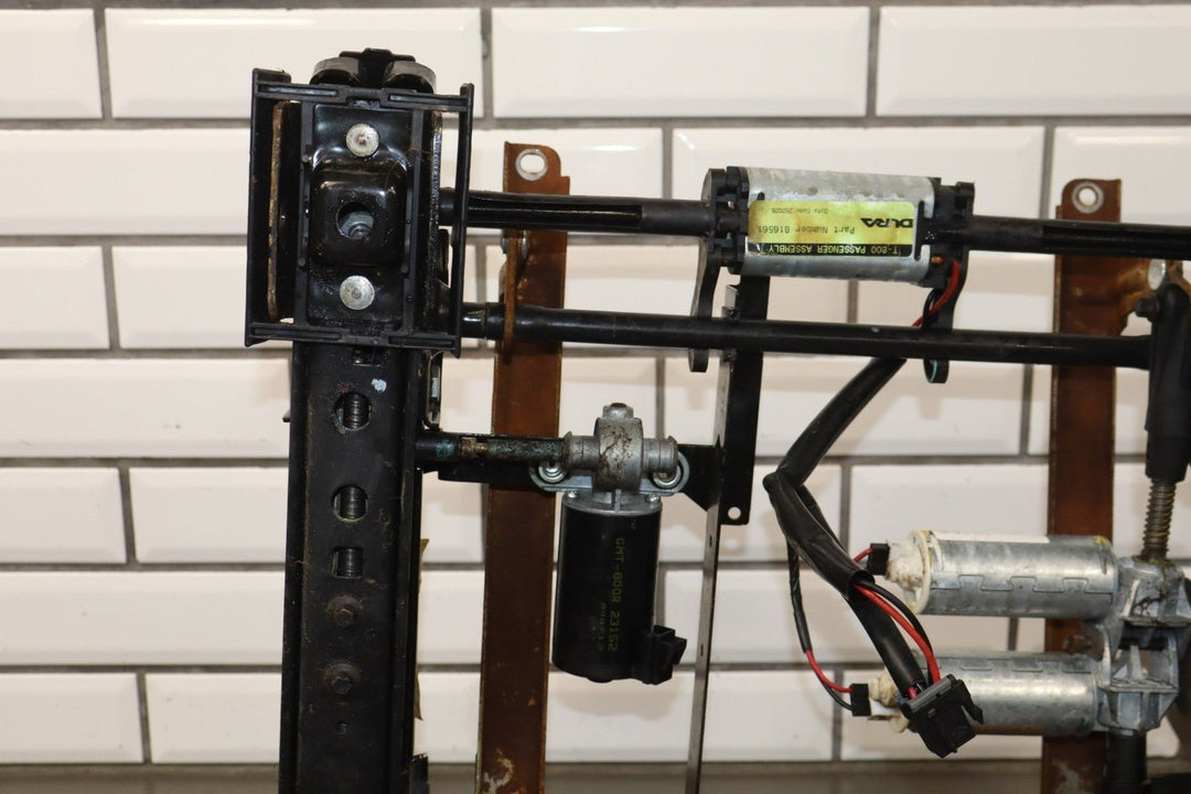 2001 - 2002 GMC Sierra 2500HD Passenger Power Seat Track OEM GMT800