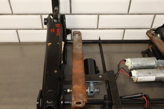 2001 - 2002 GMC Sierra 2500HD Passenger Power Seat Track OEM GMT800