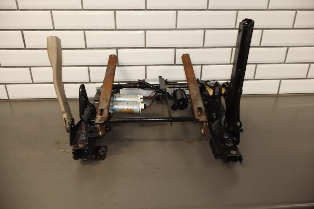 2001 - 2002 GMC Sierra 2500HD Passenger Power Seat Track OEM GMT800