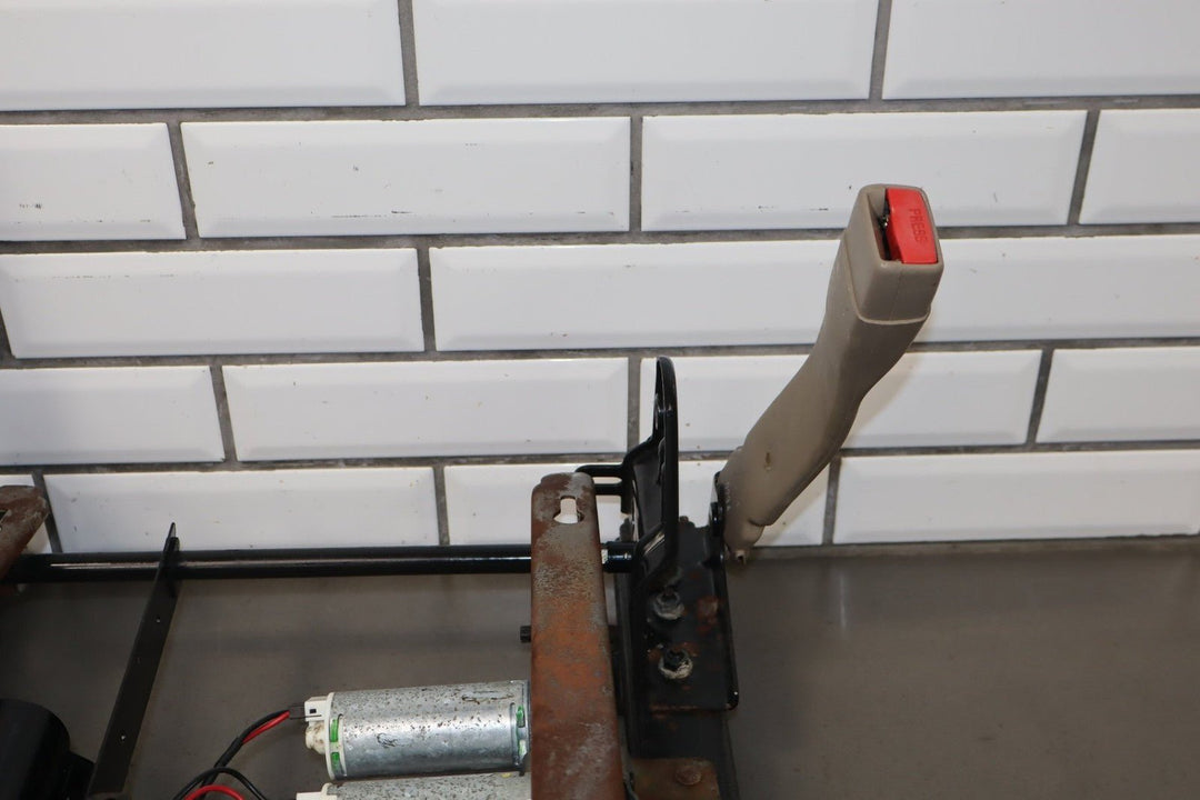 2001 - 2002 GMC Sierra 2500HD Passenger Power Seat Track OEM GMT800