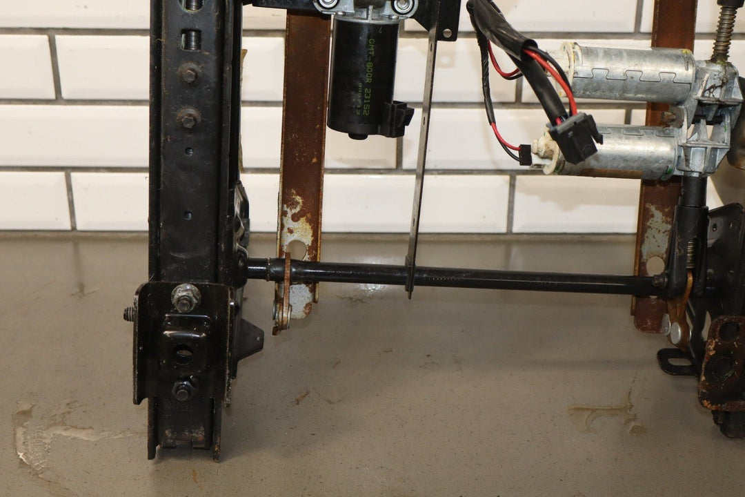 2001 - 2002 GMC Sierra 2500HD Passenger Power Seat Track OEM GMT800