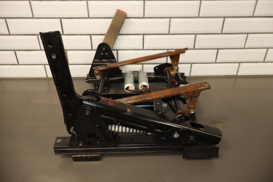 2001 - 2002 GMC Sierra 2500HD Passenger Power Seat Track OEM GMT800