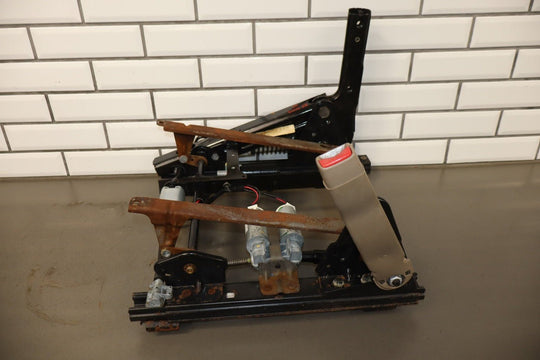 2001 - 2002 GMC Sierra 2500HD Passenger Power Seat Track OEM GMT800