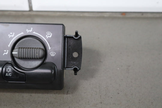 2001 - 2002 GMC Sierra OEM Manual Temperature Climate Control 15054697