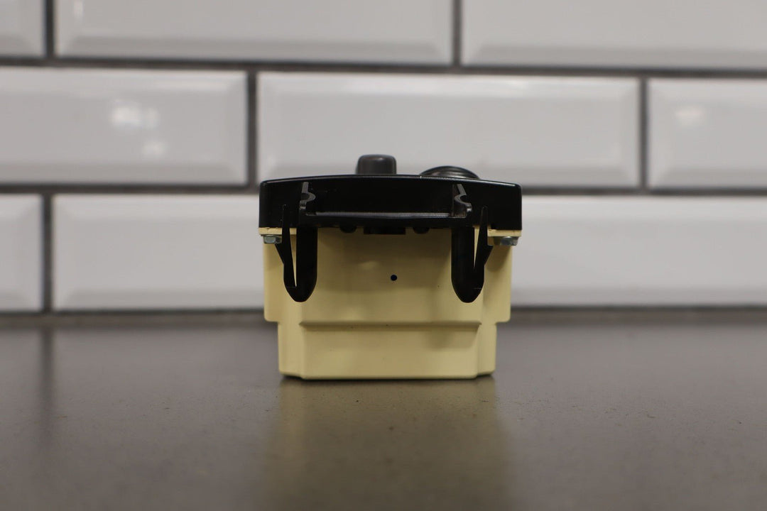 2001 - 2002 GMC Sierra OEM Manual Temperature Climate Control 15054697